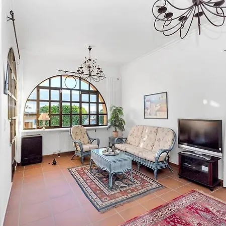 Pmt26 - Large Villa, With Private Garden And Pool Villa