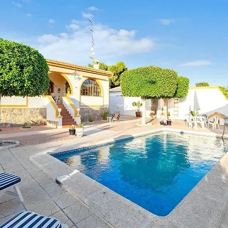 Pmt26 - Large Villa, With Private Garden And Pool *