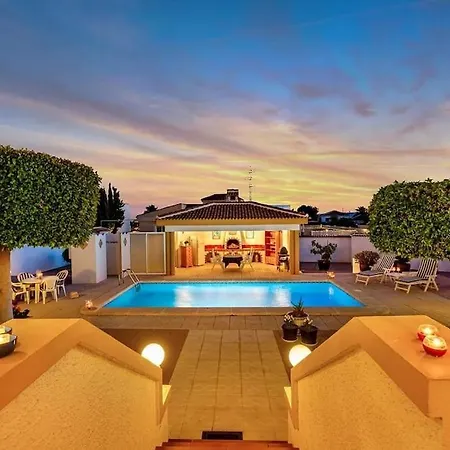 Villa Pmt26 - Large Villa, With Private Garden And Pool *